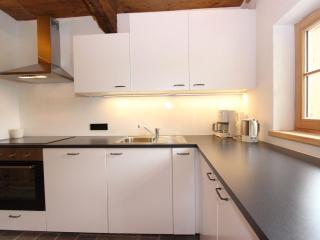 Chalet on the ski slope in St Johann in Tyrol - Apfeldorf - 8