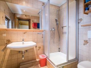 Apartment in Saalbach near Ski Slopes - 8