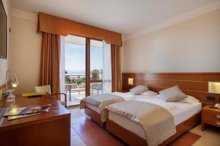 Hotel Villa Olivo Resort 3S - Bardolino - 1
