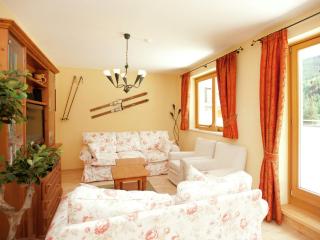 Chalet in Saalbach near Ski Lift - 3