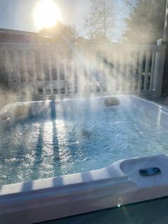 Gleneagles Lodge with Hot Tub - York - 9