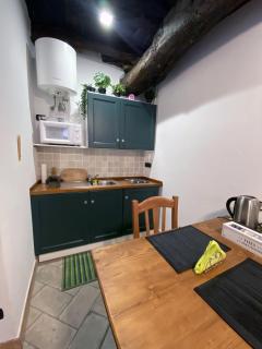 La Casa nei Vicoli: in Centro a Due Passi dal Lago - 1