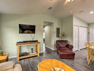 Family-Friendly Home, Walk to Steinhatchee River! - Steinhatchee - 4