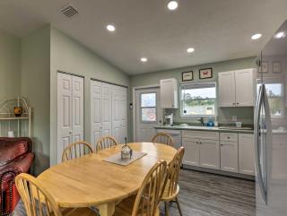 Family-Friendly Home, Walk to Steinhatchee River! - Steinhatchee - 2