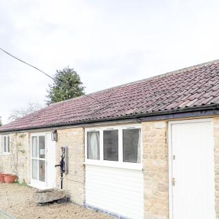 Whitley Coach House - 4