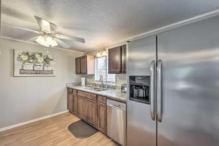 Pet-Friendly Jefferson Retreat Less Than 1 Mi to Lake! - Jefferson - 2