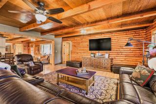 Dog-Friendly Kings Beach Log Cabin with Hot Tub! - Kings Beach - 5