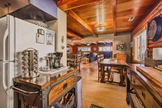 Dog-Friendly Kings Beach Log Cabin with Hot Tub! - Kings Beach - 1