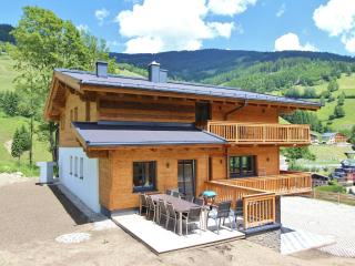 Chalet in Saalbach by Ski Lift & Slopes - 0