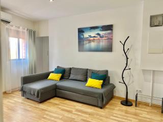 Comfortable renovated flat, WiFi! - Badalona - 7