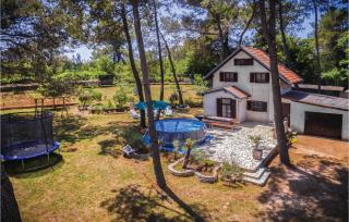 Two-Bedroom Holiday Home In Vodnjan - 0