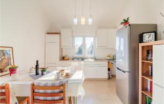 Two-Bedroom Holiday Home In Valtura - 8