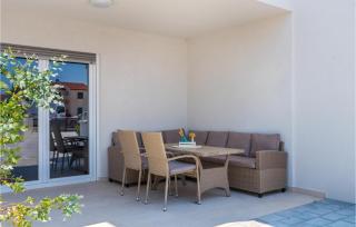 Stunning Home In Sibenik With Kitchen - Šibenik - 3