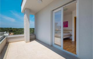 Stunning Home In Sibenik With Kitchen - Šibenik - 4