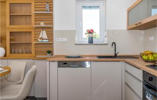 Stunning Home In Sibenik With Kitchen - Šibenik - 6