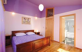 Beautiful Home In Golubovo - 7