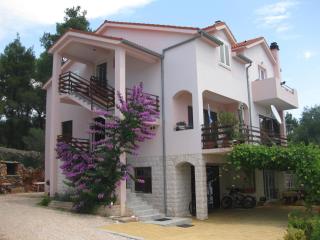 Apartments Vanda - Vrboska - 0