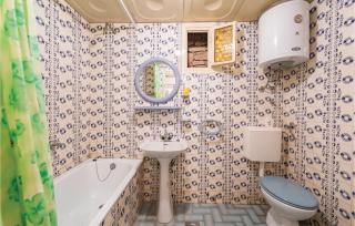 1 Bedroom Lovely Apartment In Rabac - 8