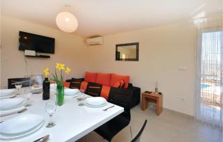 Four-Bedroom Holiday Home In Lecevica - Lećevica - 9