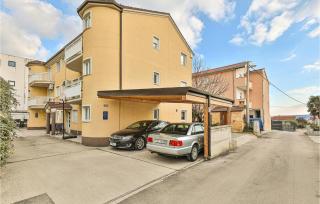 Awesome Apartment In Kastel Luksic - Kaštela - 9