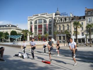 Hotel Le Bourbon Pau Centre - Pau - 9