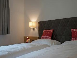 Chalet in Mayrhofen near Ski Lifts - Mayrhofen - 4