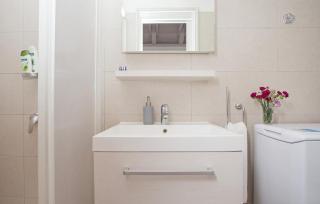 Nice Home In Dubrovnik With Kitchen - Dubrovnik - 4