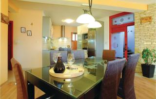 Five-Bedroom Holiday Home In Vinjani Donji - 5