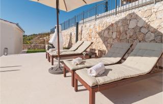 4 Bedroom Beautiful Home In Sevid - 7