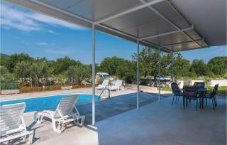 Three-Bedroom Holiday Home In Rozovac - Lozovac - 4