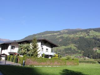 Apartment in Aschau im Zillertal with Balcony - Aschau - 2