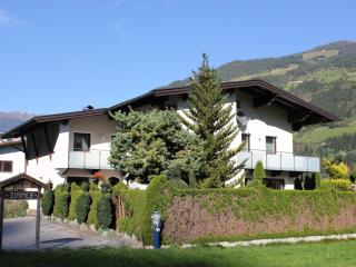 Apartment in Aschau im Zillertal with Balcony - Aschau - 1