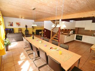 Large chalet in Piesendorf with sauna - Piesendorf - 2