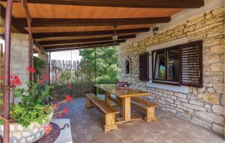 Six-Bedroom Holiday Home In Barban - 2