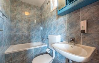 Amazing Apartment In Duce With Wifi - 5