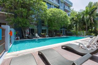 Kris - Modern Spacious 2 Bedroom Condo with Pool - 4