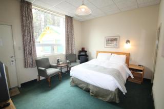 Mountaineer Lodge - Lake Louise - 4