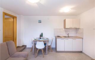 One-Bedroom Apartment In Ploce - Blace - 2