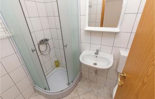 Cozy Apartment In Kostrena With Wifi - Kostrena - 5
