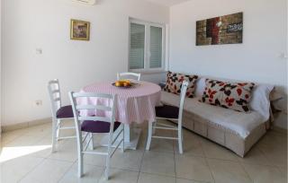 2 Bedroom Awesome Apartment In Klek - Klek - 7