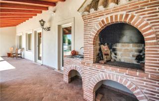 Lovely Home In Valtura - 9