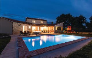 Nice Home In Valtura With Jacuzzi - Valtura - 6