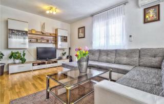 Cozy Home In Kastel With Wifi - Kaštel - 8