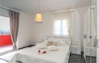 Lovely Home In Rumin With Kitchen - 8