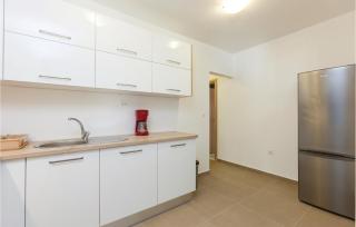 Three-Bedroom Apartment In Split - Split - 9