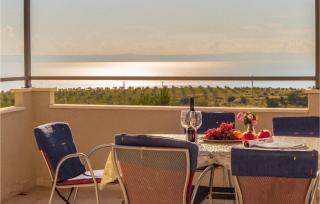 3 Bedroom Lovely Home In Makarska - Makarska - 8