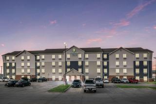 WoodSpring Suites Denton - 3