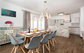 Gorgeous Home In Krmed With Wifi - Krmed - 8