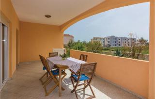Two-Bedroom Apartment In Vir - 6