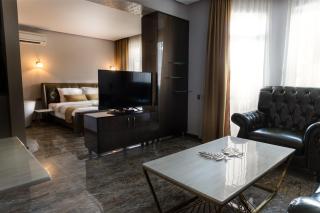 HIDDEN BANK: Cash - 5